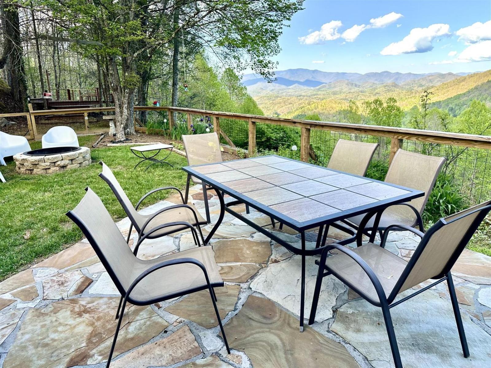 Smokey Vista Lodge view 4