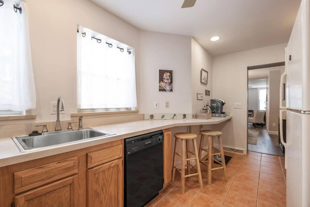 Cozy, Pet-Friendly Home in Pittsburgh's South Side view 4
