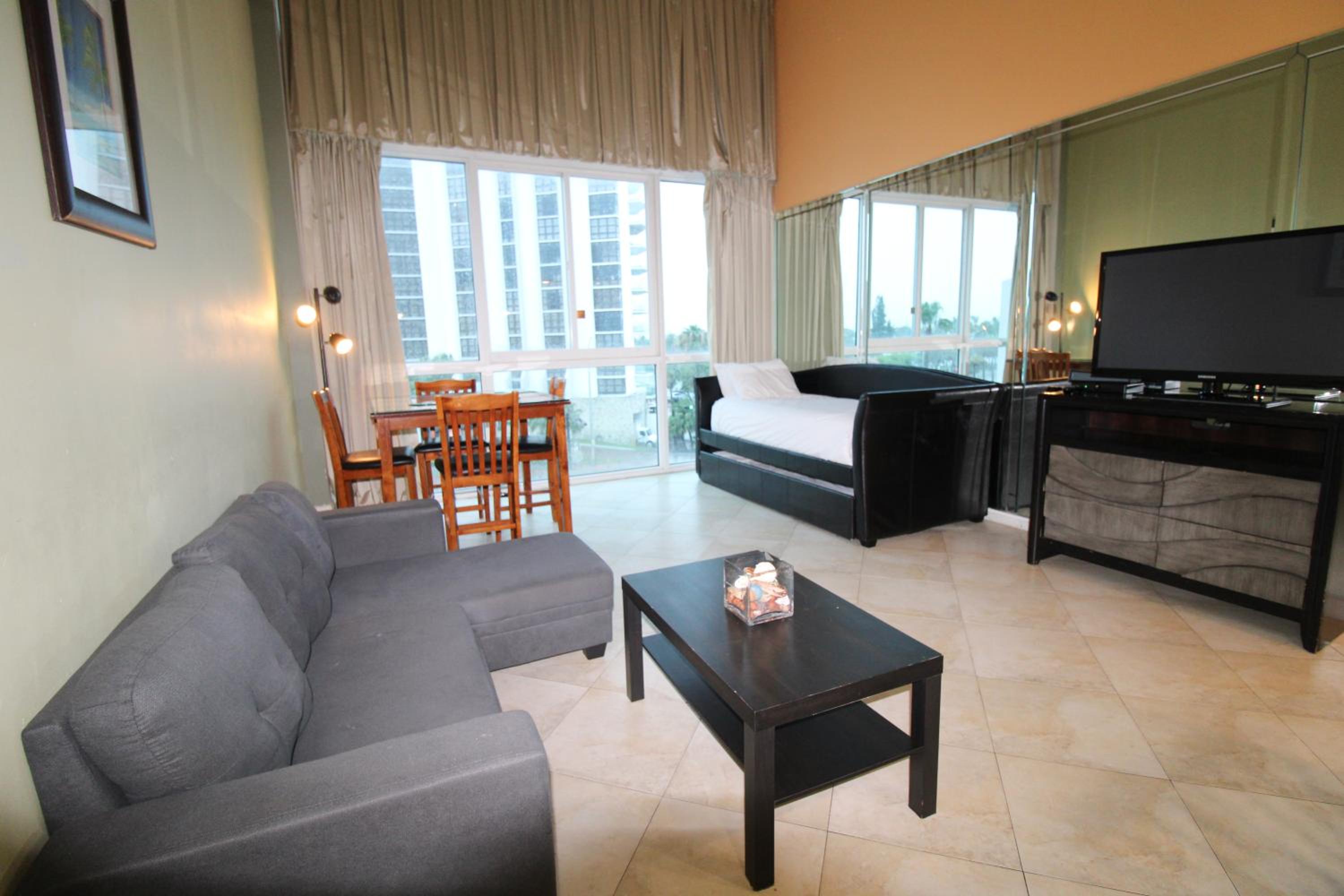 Castle B17 Contemporary Condo with Pool, Beach Access and Free Parking
