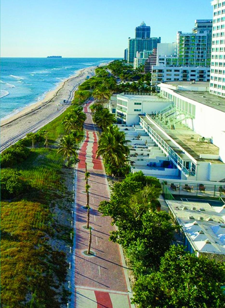 Castle B17 Contemporary Condo with Pool, Beach Access and Free Parking