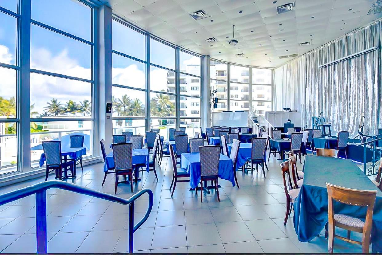 Castle B17 Contemporary Condo with Pool, Beach Access and Free Parking