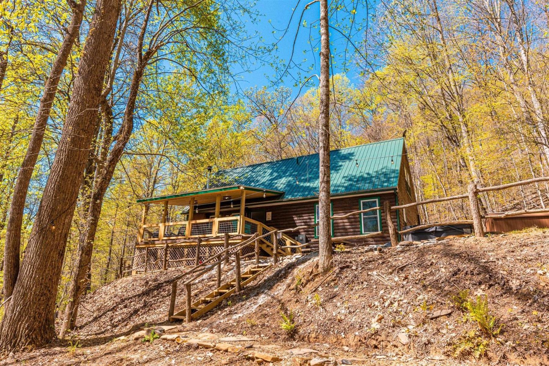 Treetops Retreat
