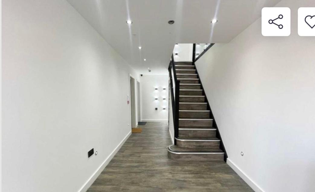 Luxury Flat in Uxbridge view 2
