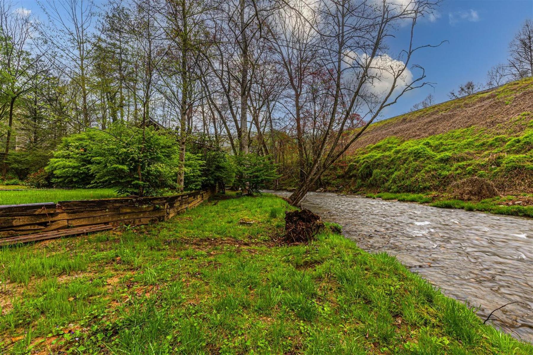 Creekside Hideaway view 4