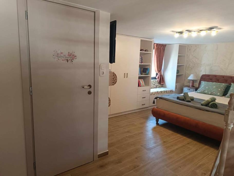 panos luxury apartment view 2