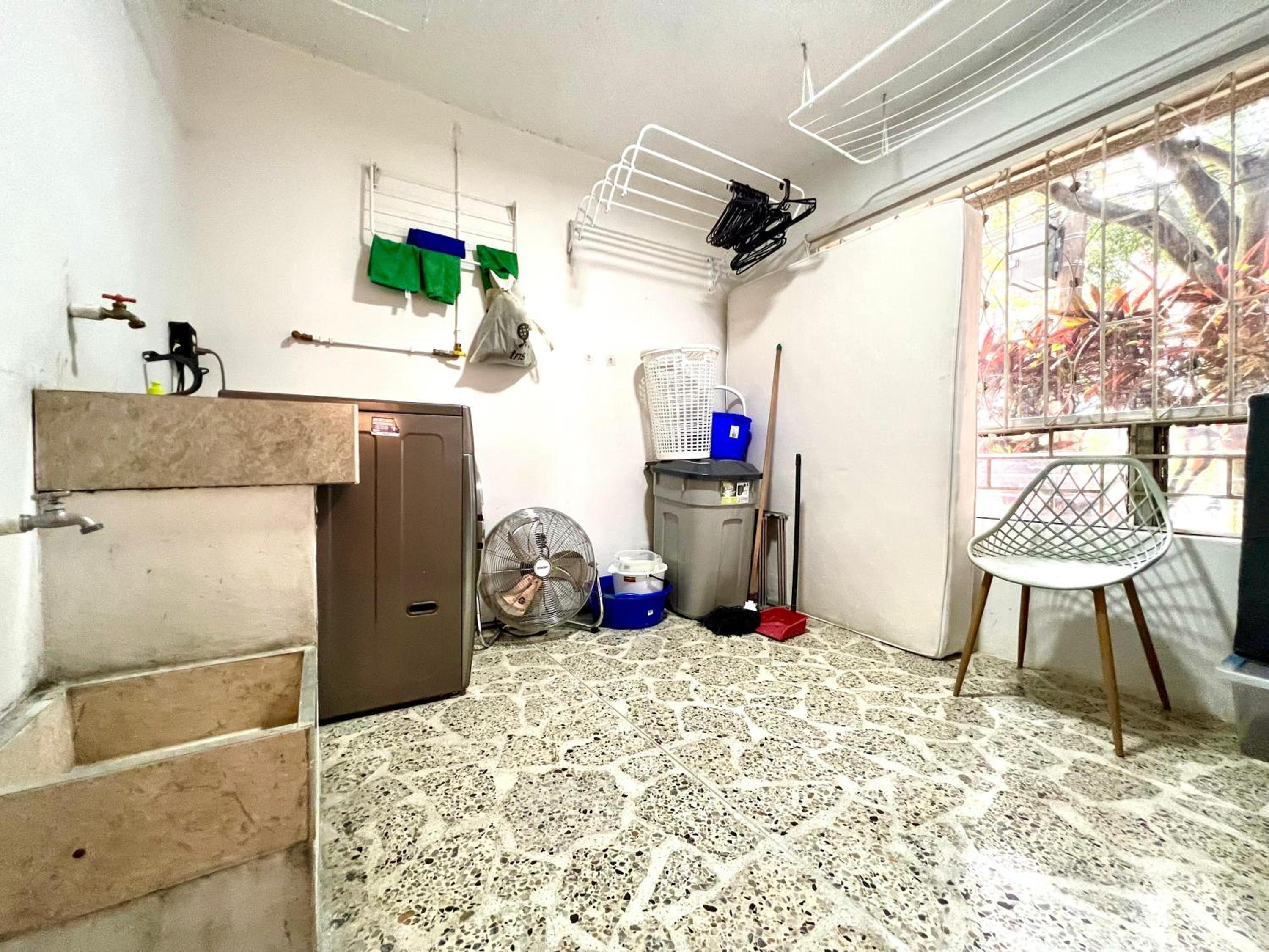 Arrendamiento nuevo apartamento con balcón By Roots Rentals NID202