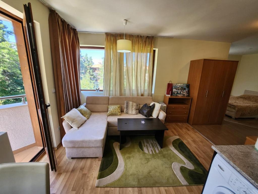 Pine tree Easy Ski access - Next 100m to Ski slope and forest view