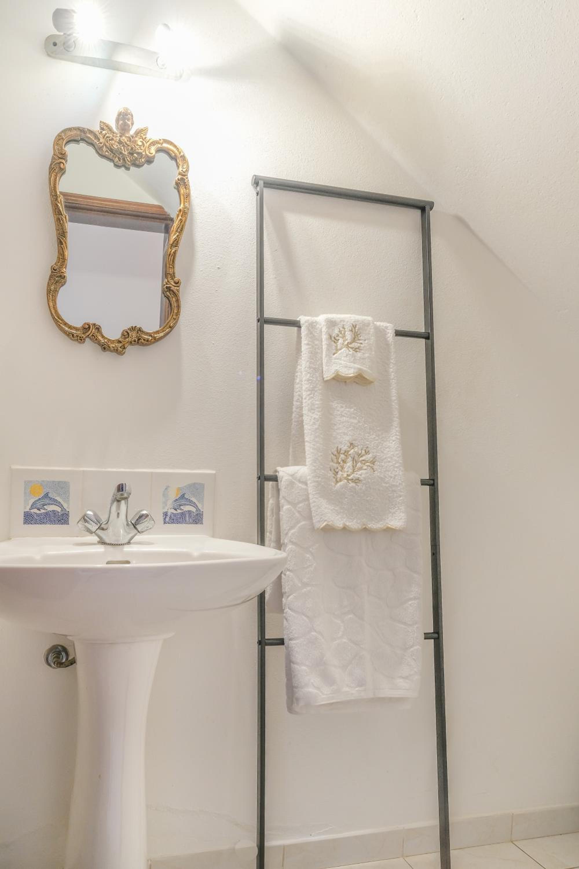 Villa Arpeggio - Cozy 3-Bedroom Villa with Private Pool in Montinhos da Luz, Lagos view 3