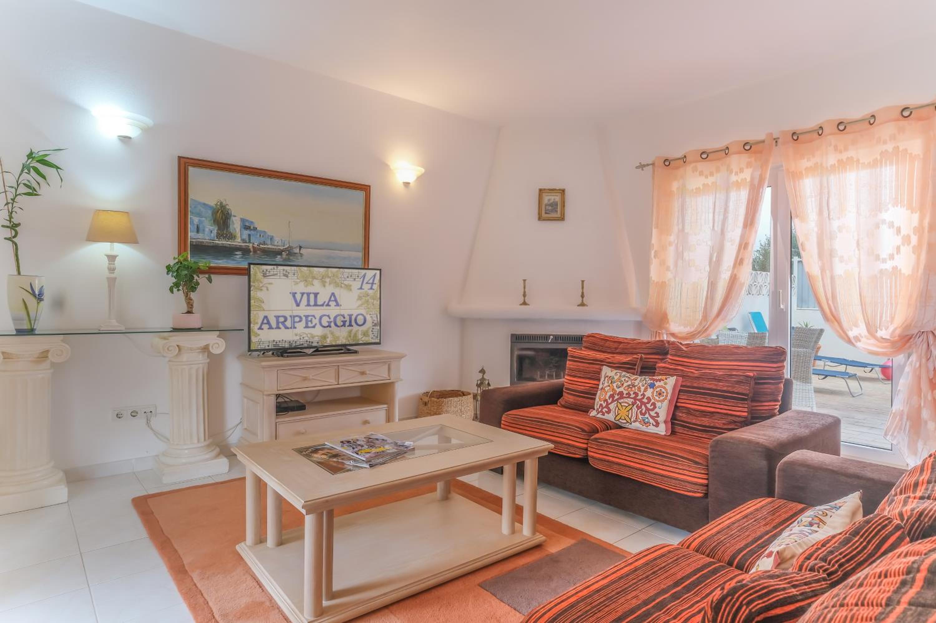 Villa Arpeggio - Cozy 3-Bedroom Villa with Private Pool in Montinhos da Luz, Lagos view 5