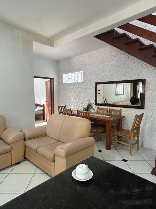 Casa com piscina na Martim de Sá