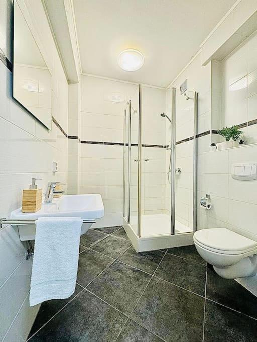 Elegant one bedroom with a private terrace-BEL139 view 2
