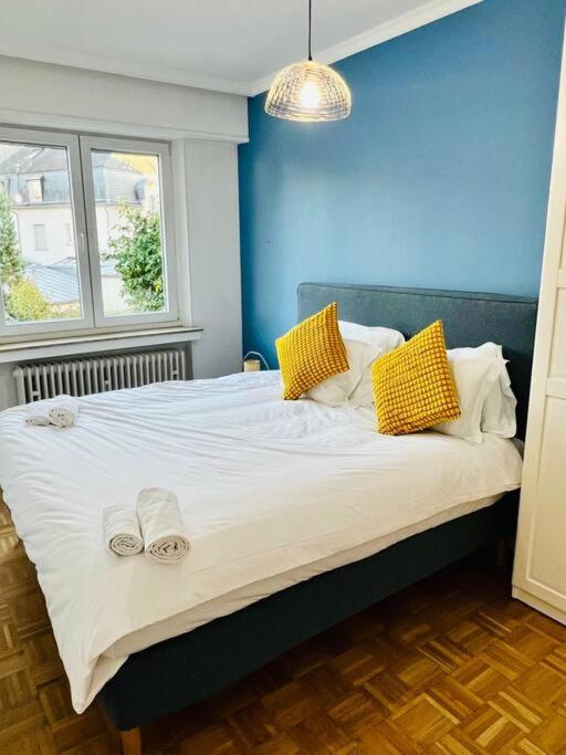 Elegant one bedroom with a private terrace-BEL139 view 3