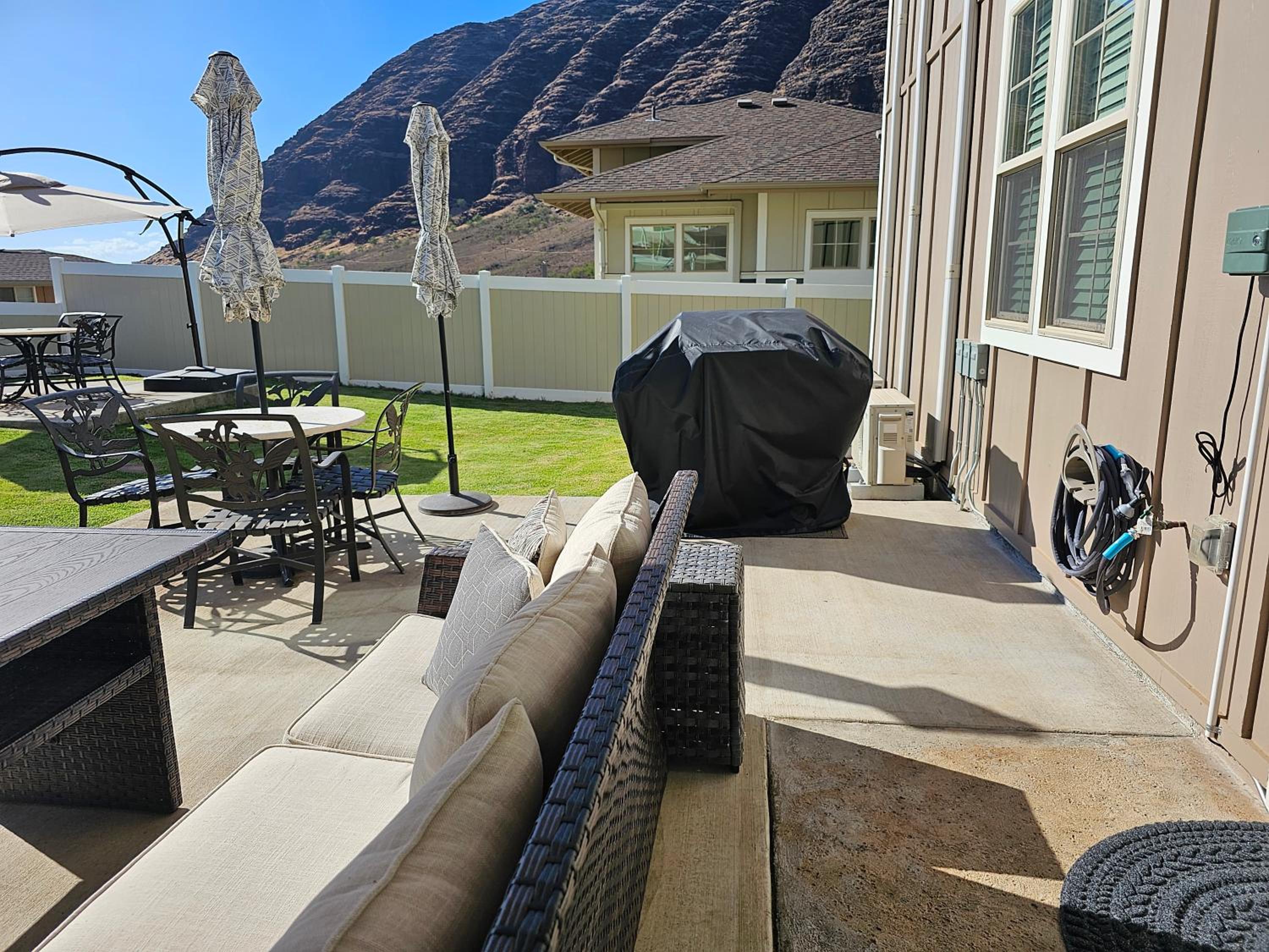 Paradise Ohana Ocean View Oasis with community Pool, Spa, Gym and Rec Area with PingPong, Air Hockey and Foosball