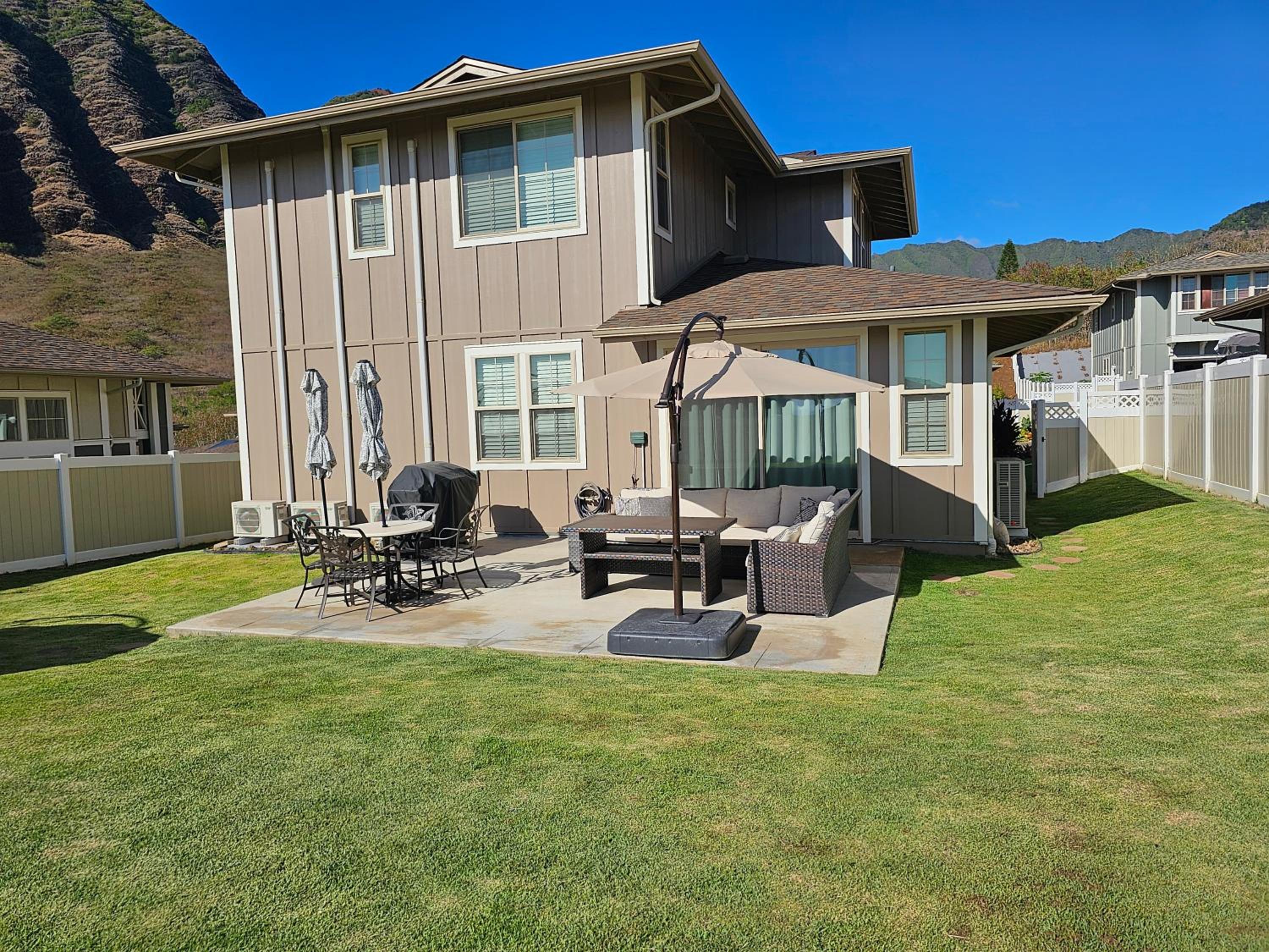 Paradise Ohana Ocean View Oasis with community Pool, Spa, Gym and Rec Area with PingPong, Air Hockey and Foosball