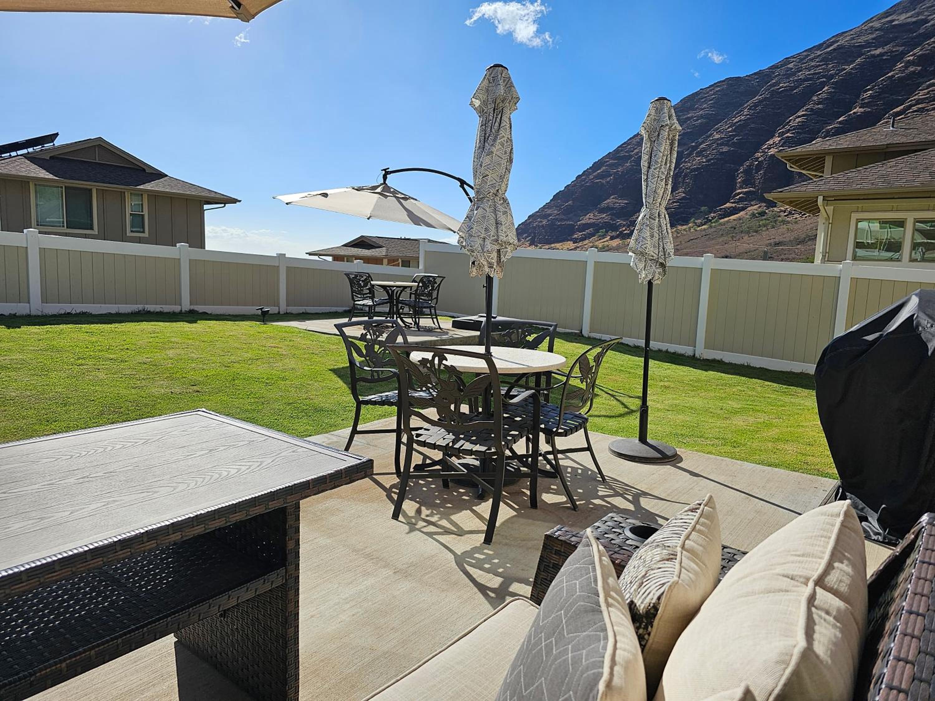 Paradise Ohana Ocean View Oasis with community Pool, Spa, Gym and Rec Area with PingPong, Air Hockey and Foosball