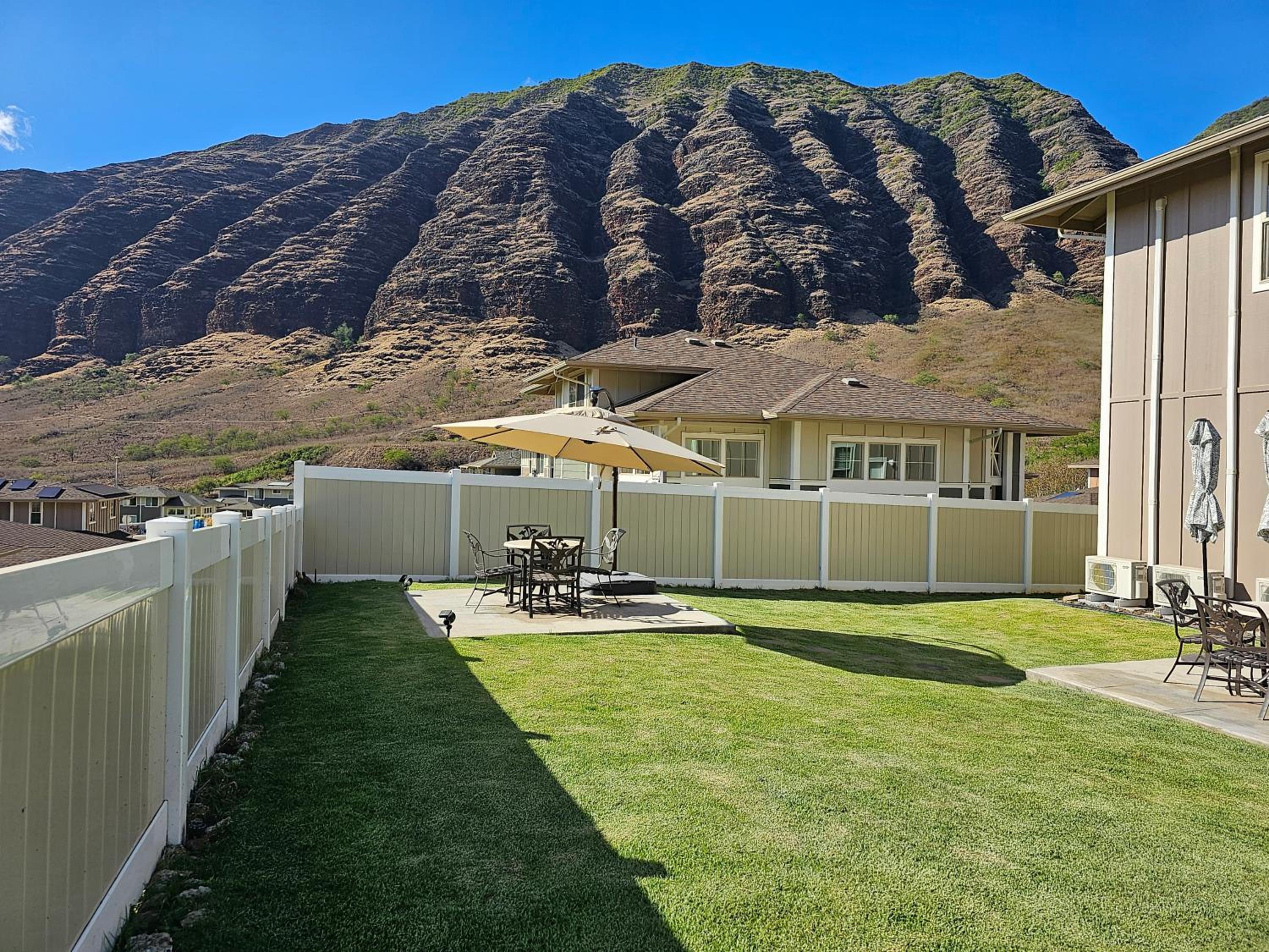 Paradise Ohana Ocean View Oasis with community Pool, Spa, Gym and Rec Area with PingPong, Air Hockey and Foosball