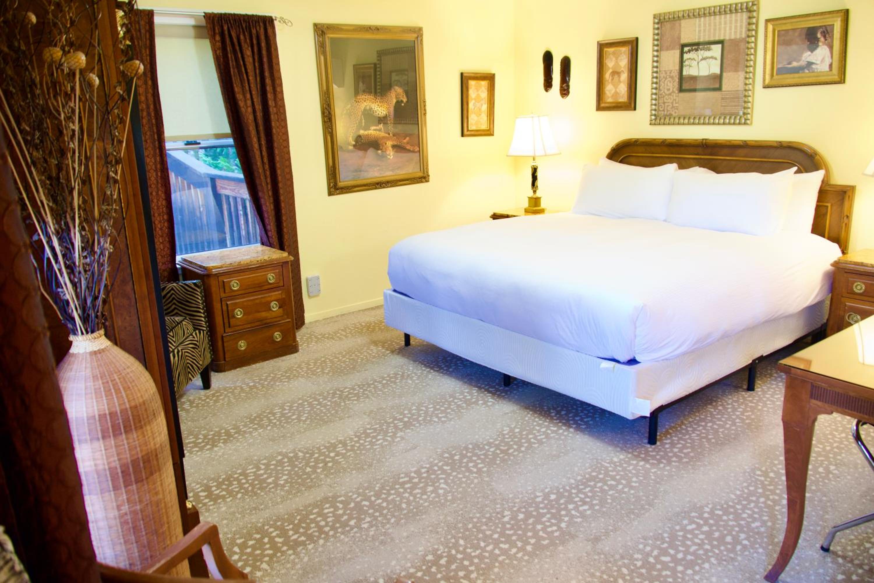 Yosemite Bug Rustic Mountain Resort