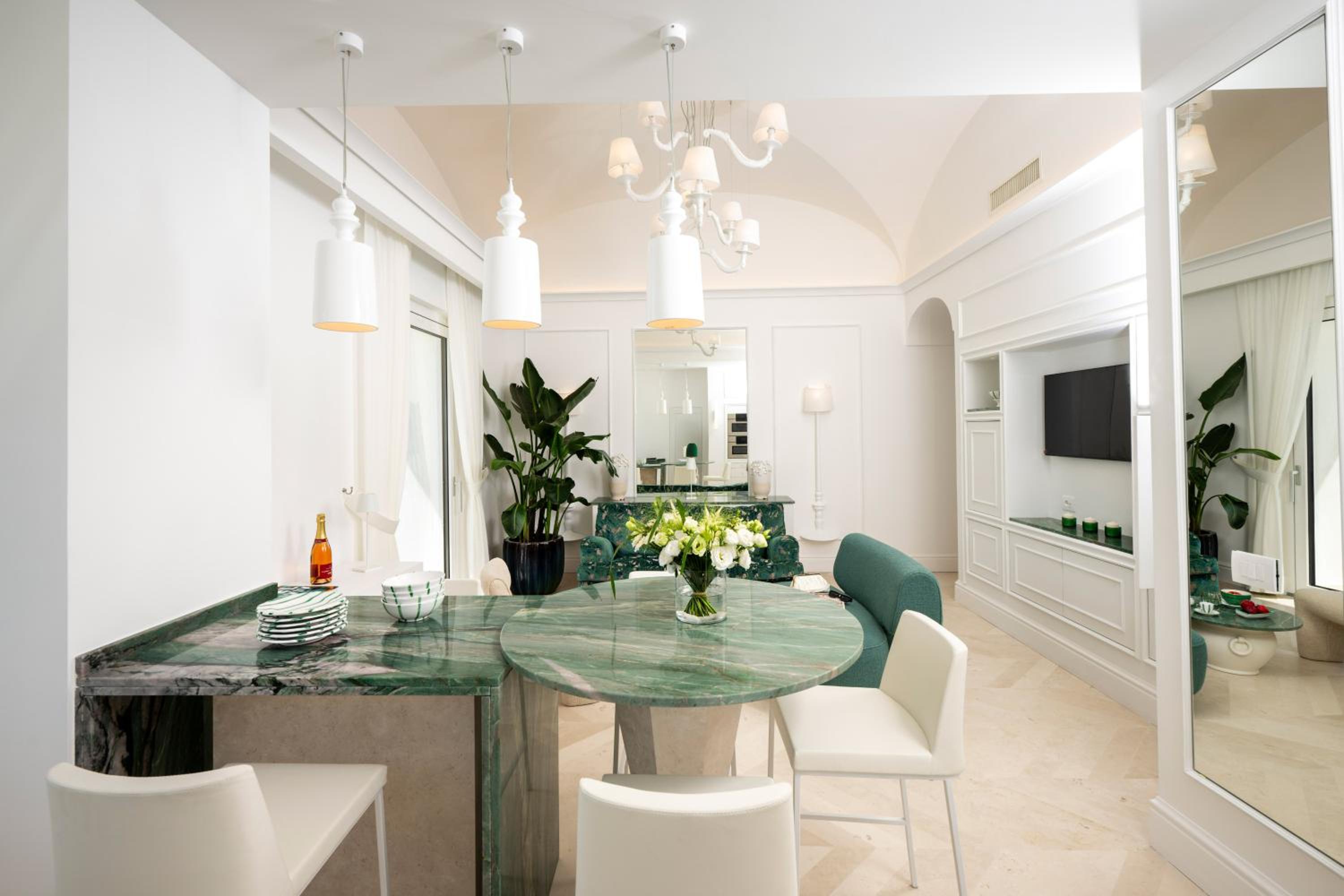 Maison Lilly - Luxury Accommodation view 4