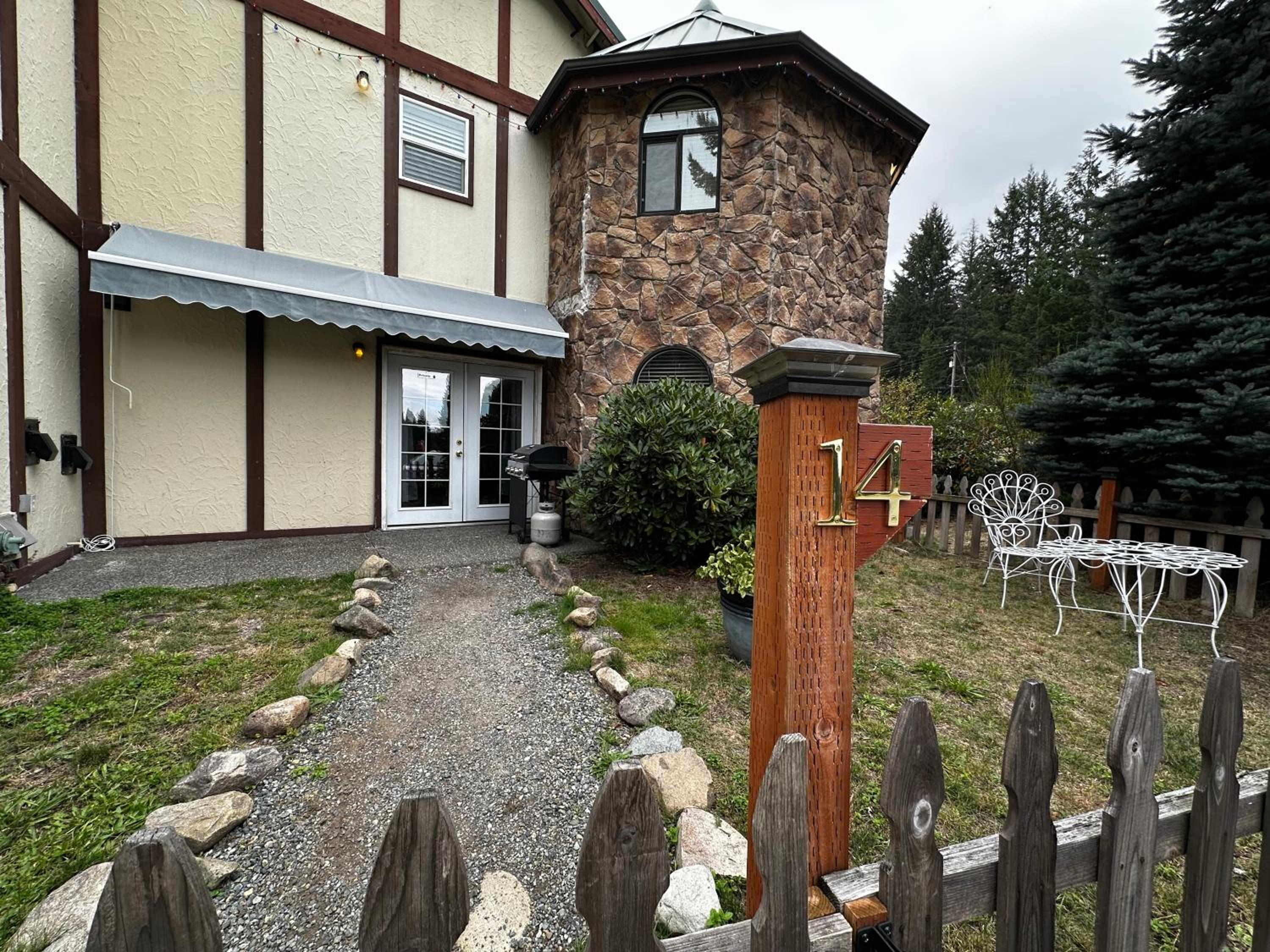Packwood Lodge & Cabins