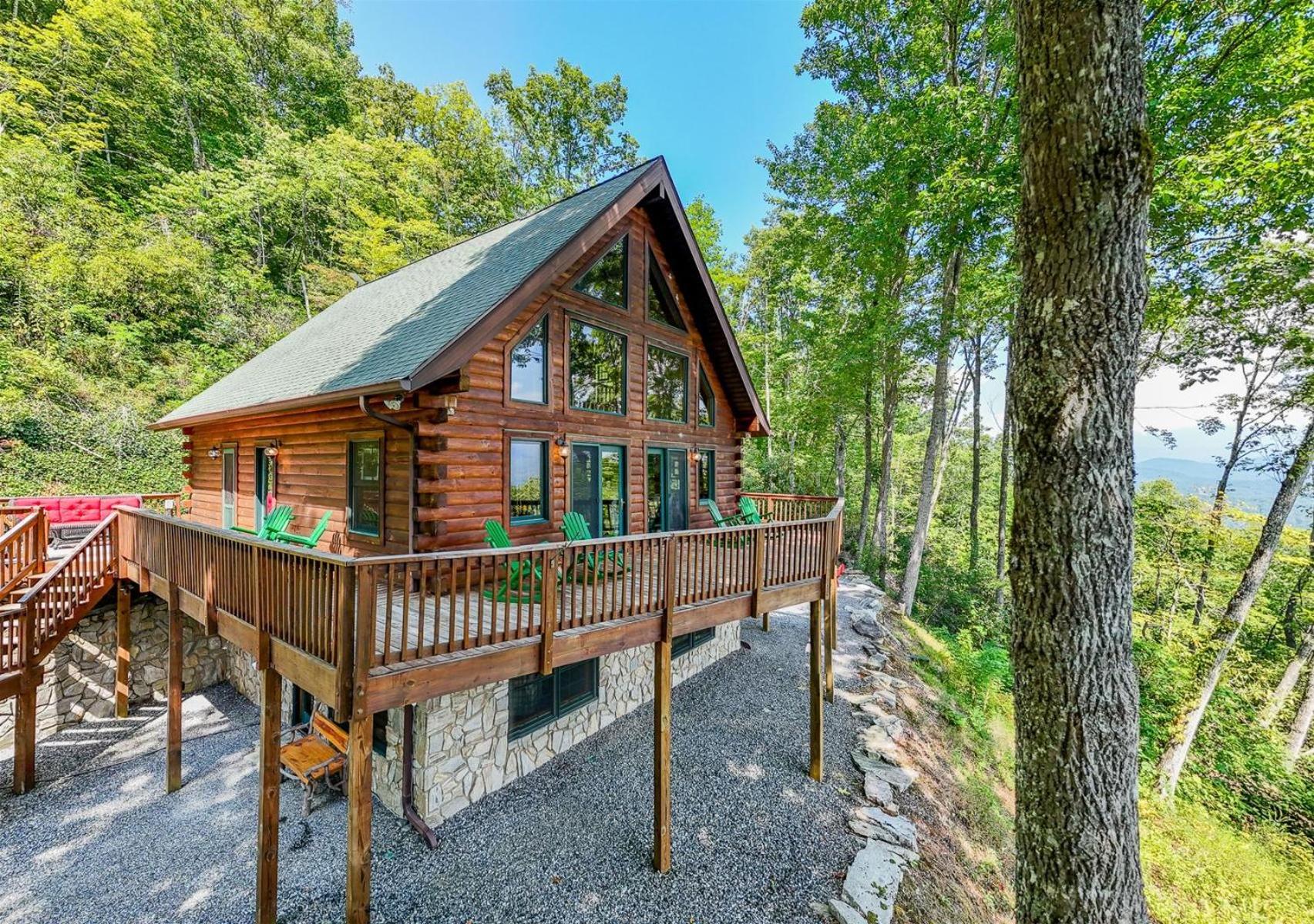 Panoramic Views and 7 Private Acres at Hazey View