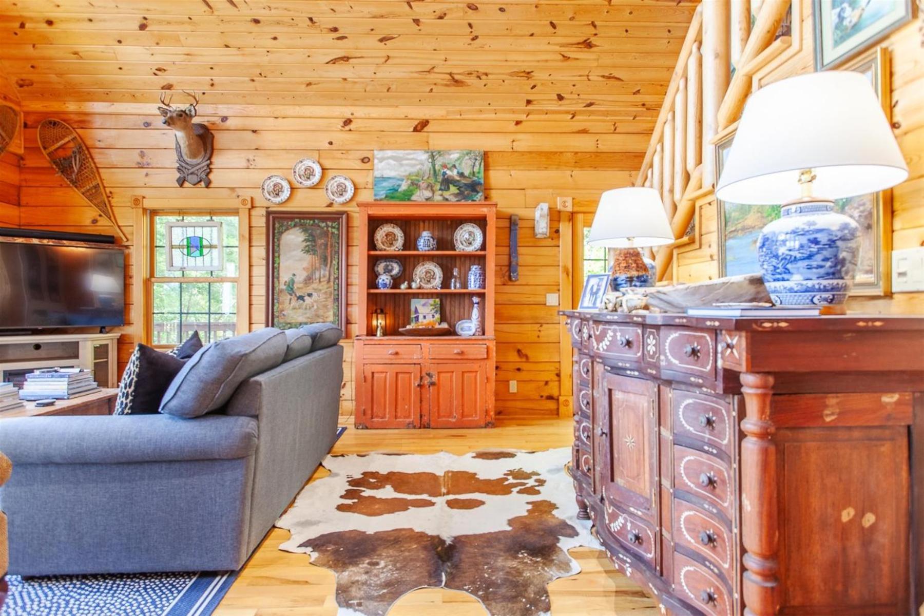 Panoramic Views and 7 Private Acres at Hazey View