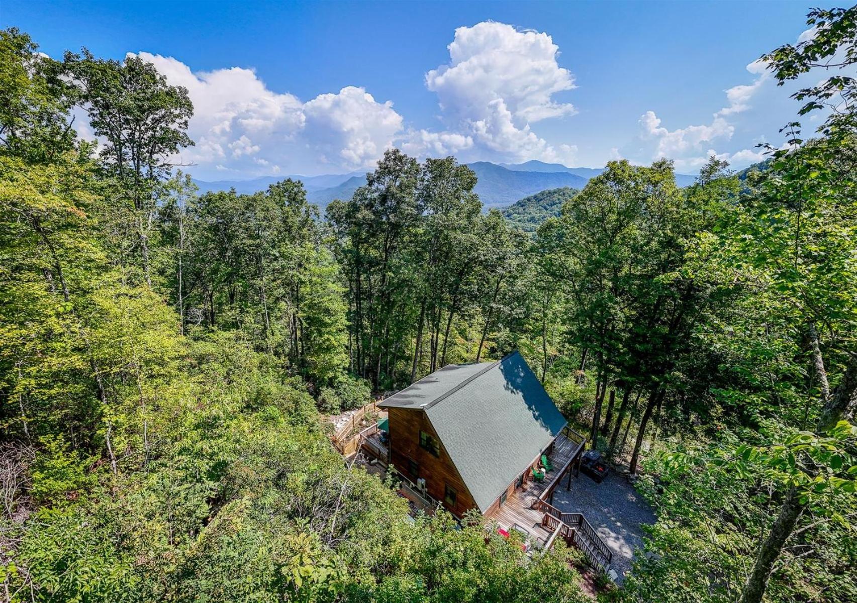 Panoramic Views and 7 Private Acres at Hazey View