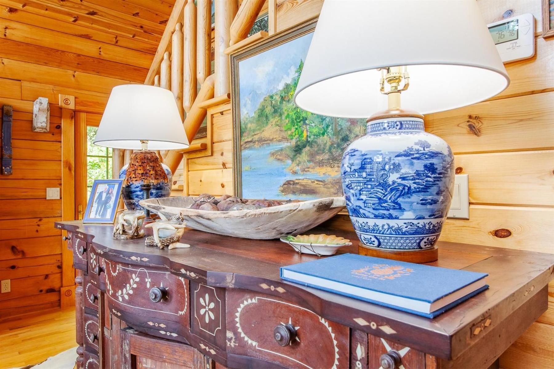 Panoramic Views and 7 Private Acres at Hazey View