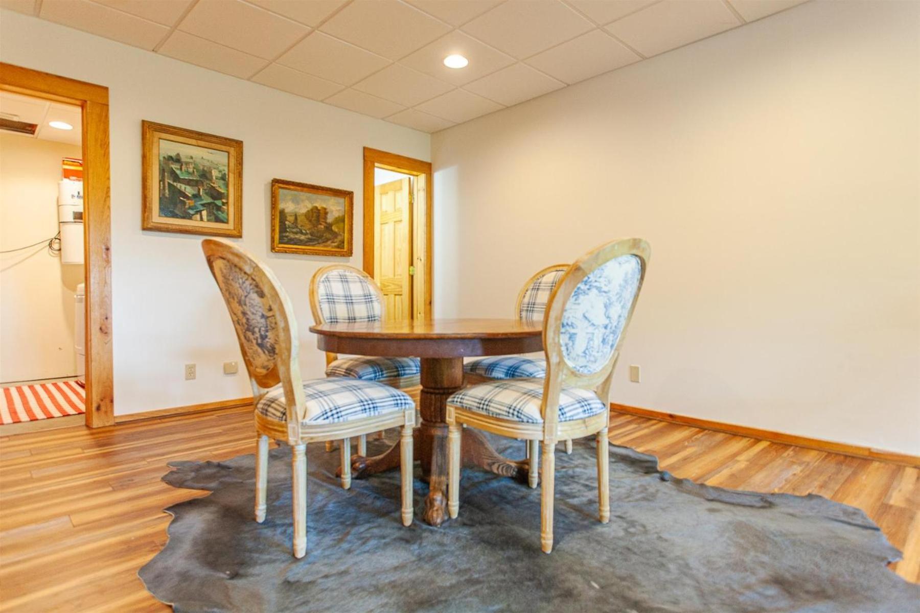 Panoramic Views and 7 Private Acres at Hazey View