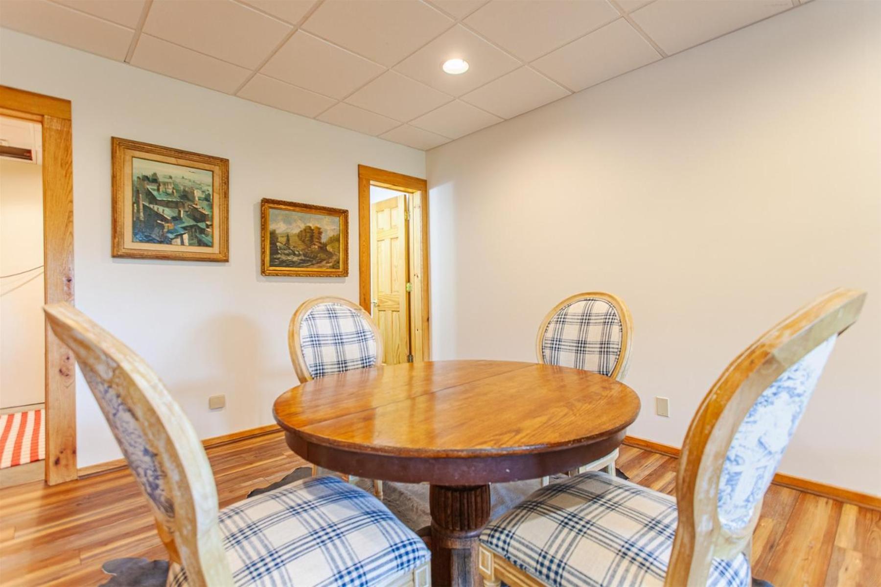 Panoramic Views and 7 Private Acres at Hazey View