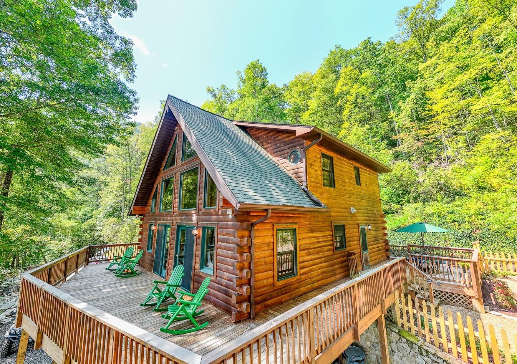 Panoramic Views and 7 Private Acres at Hazey View