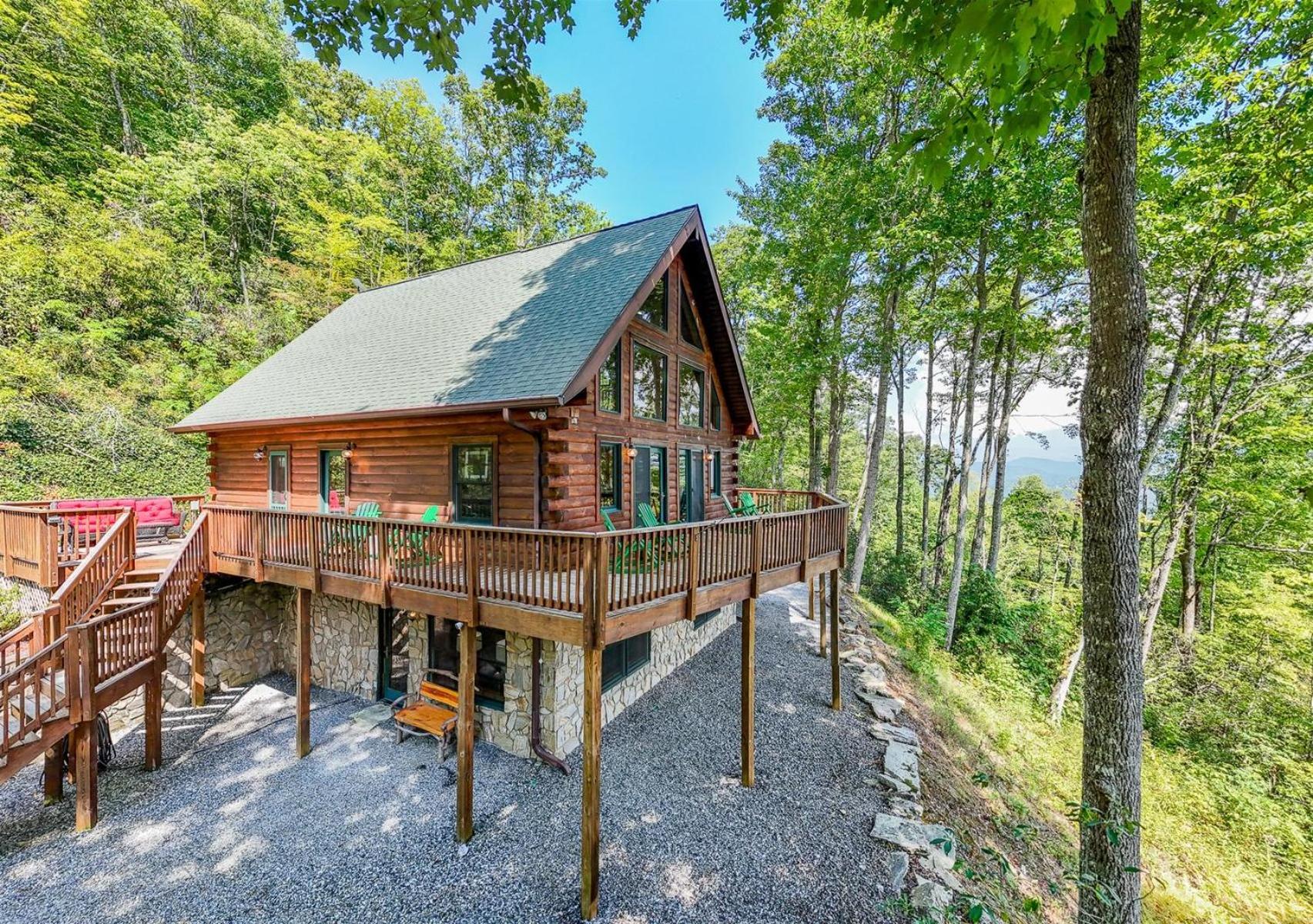 Panoramic Views and 7 Private Acres at Hazey View