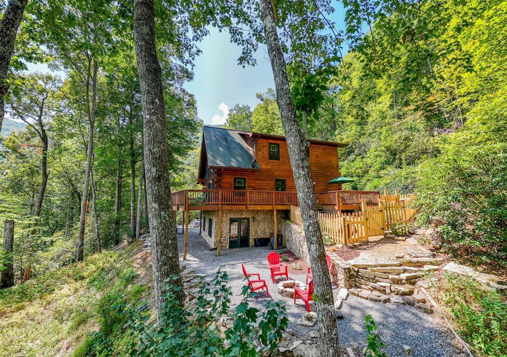 Panoramic Views and 7 Private Acres at Hazey View