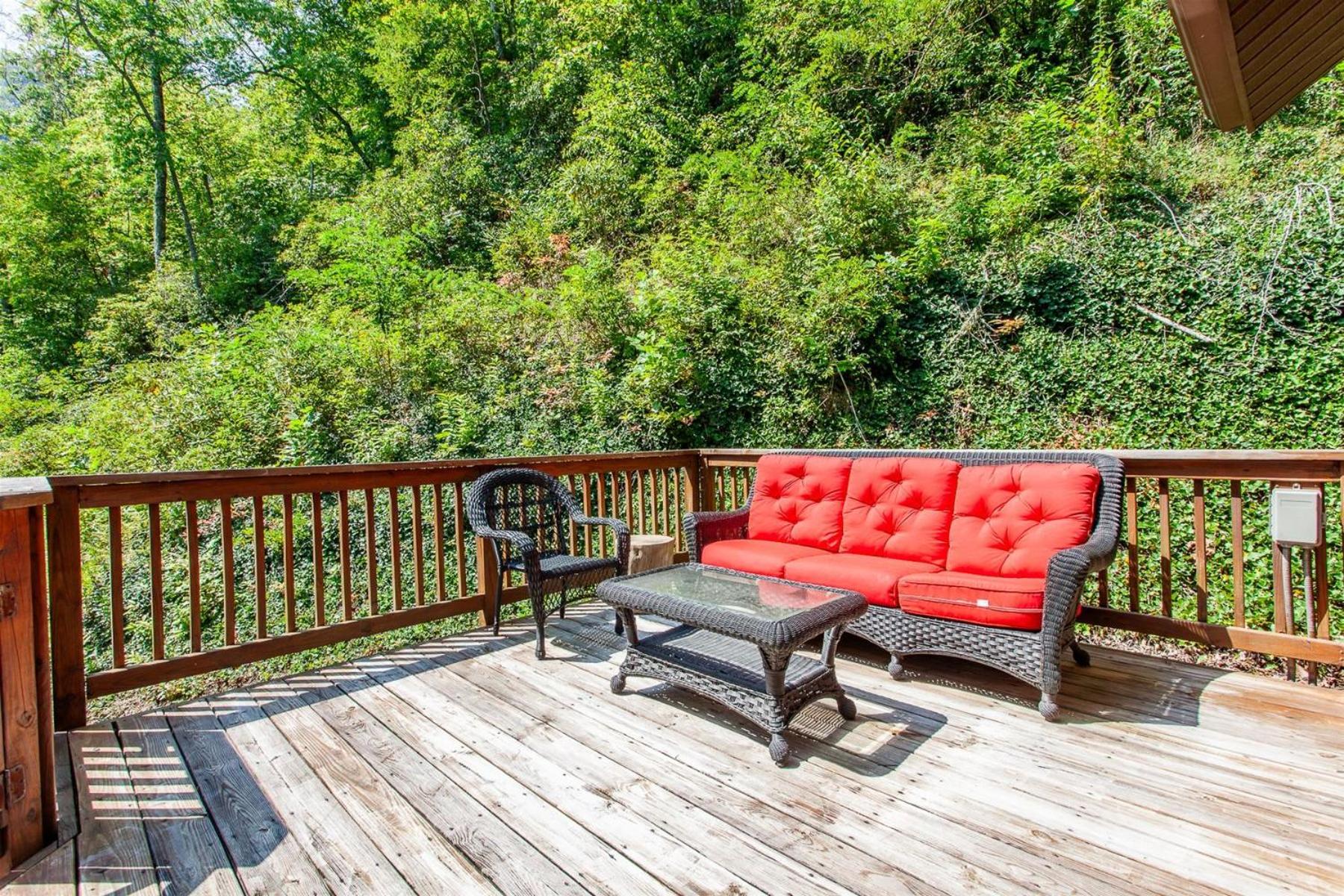 Panoramic Views and 7 Private Acres at Hazey View