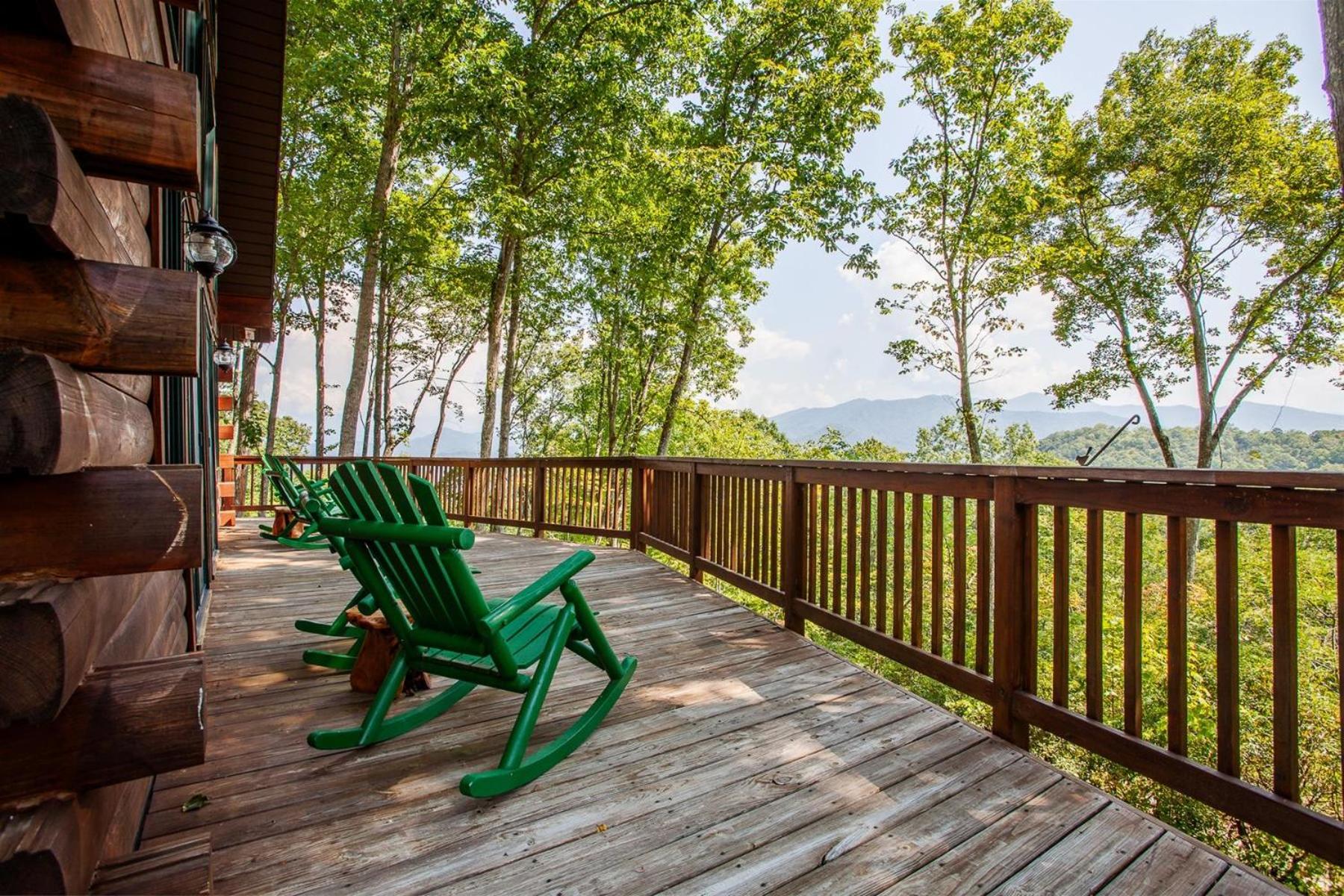 Panoramic Views and 7 Private Acres at Hazey View