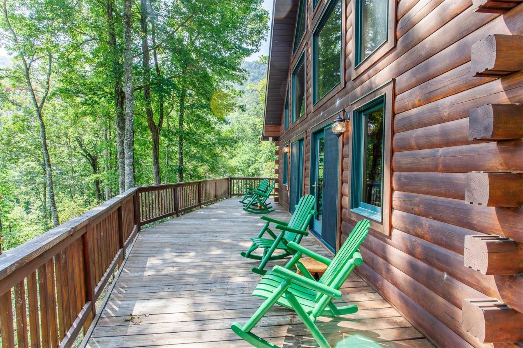 Panoramic Views and 7 Private Acres at Hazey View