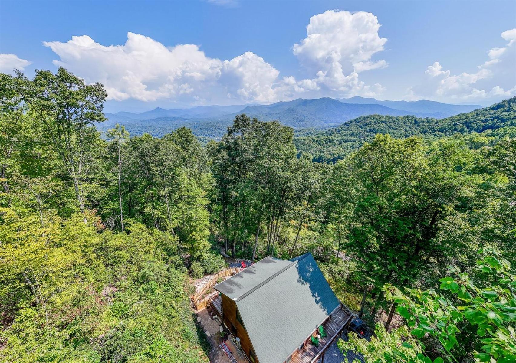 Panoramic Views and 7 Private Acres at Hazey View