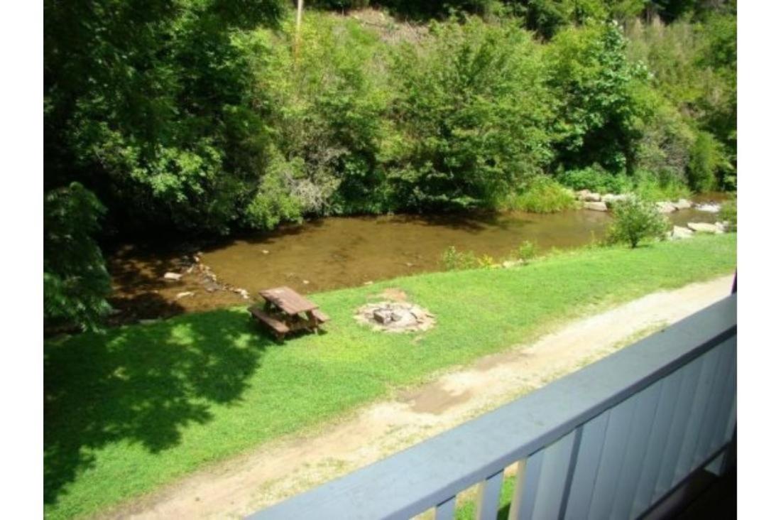 Paradise Valley Lodge