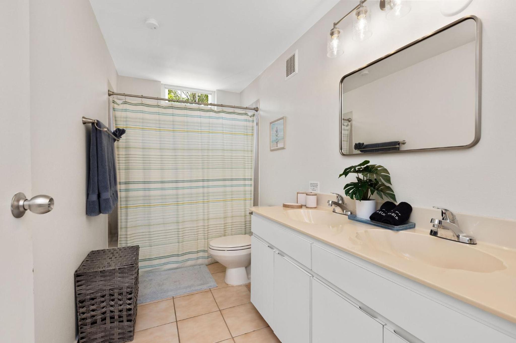 Tropical Suite for Two view 5