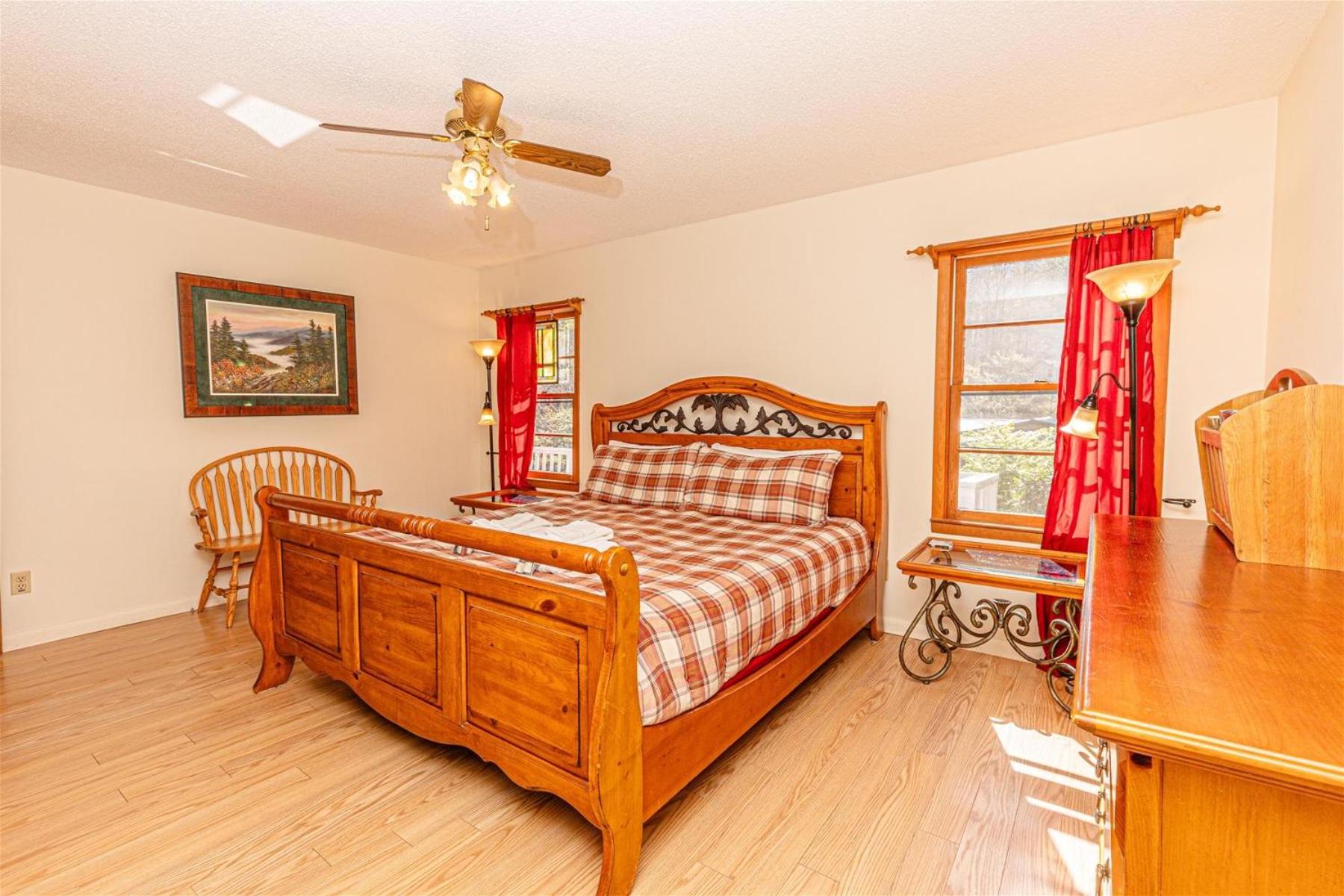Paradise Valley Lodge