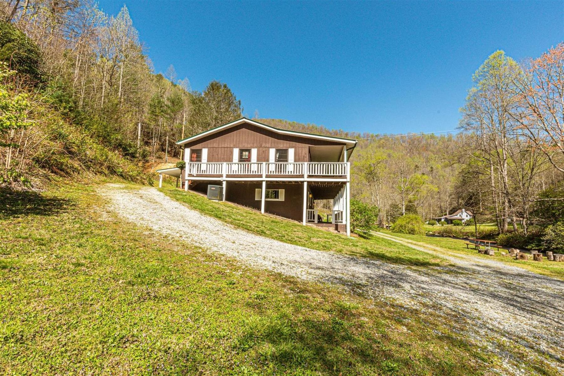 Paradise Valley Lodge