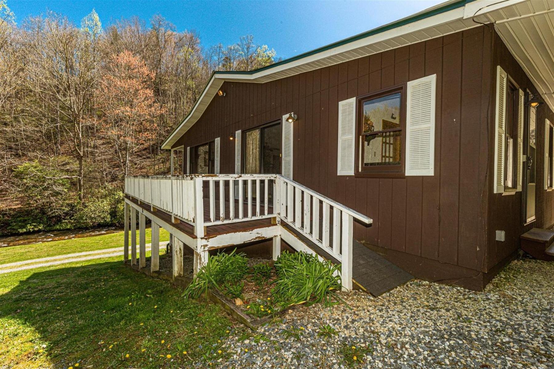 Paradise Valley Lodge