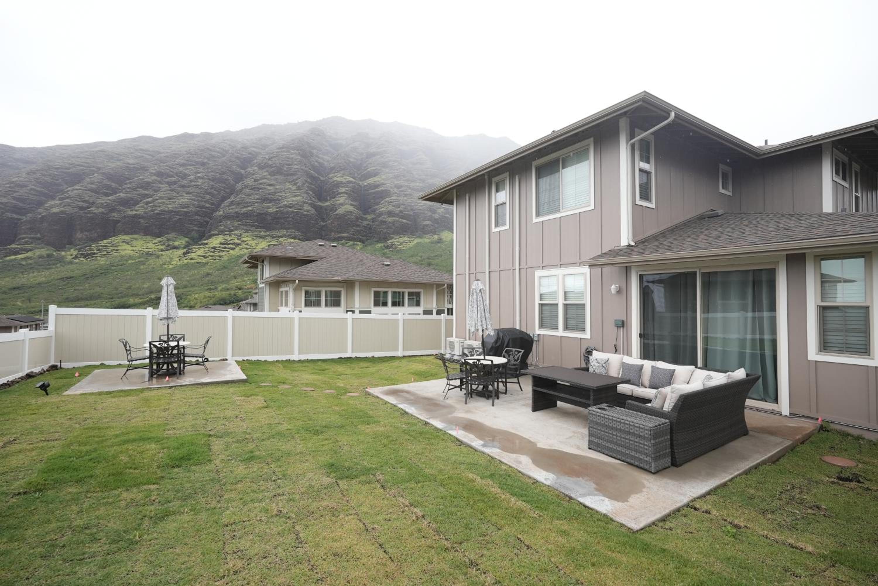 Paradise Ohana Ocean View Oasis with community Pool, Spa, Gym and Rec Area with PingPong, Air Hockey and Foosball