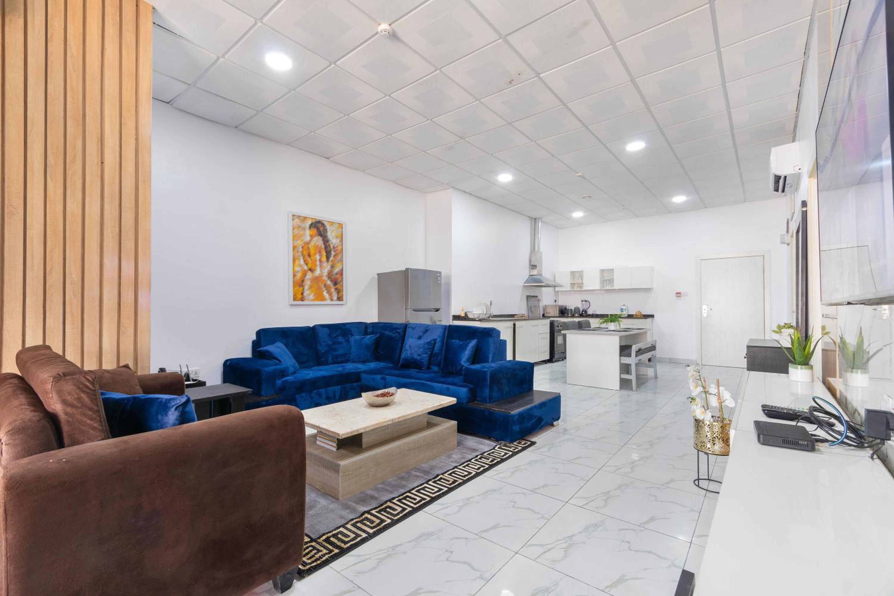 Deluxe 2 bedroom apartment with sea view balcony view 3