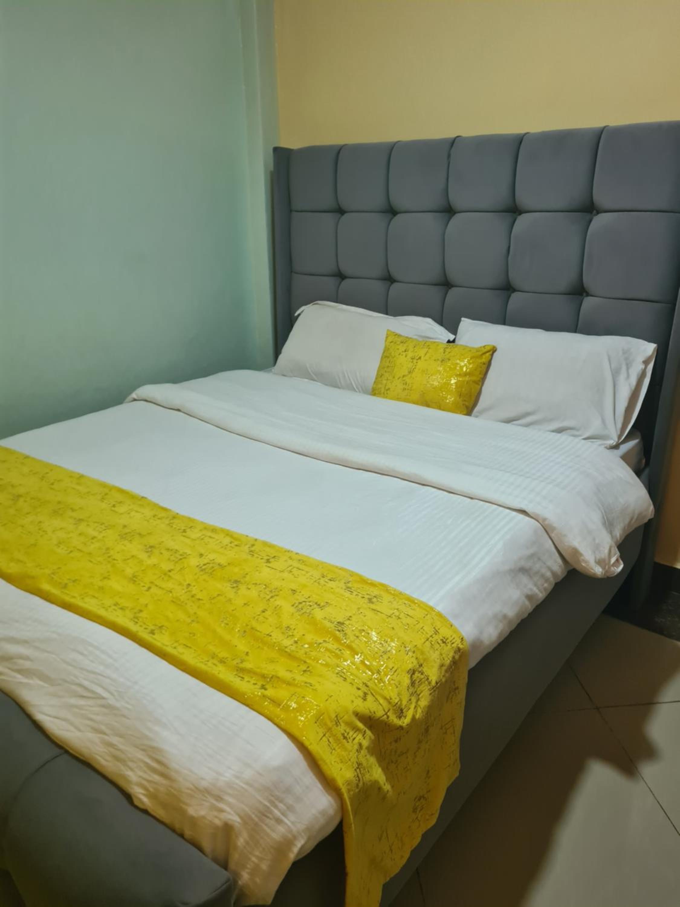 Modern 1 bedroom Roysambu with free parking
