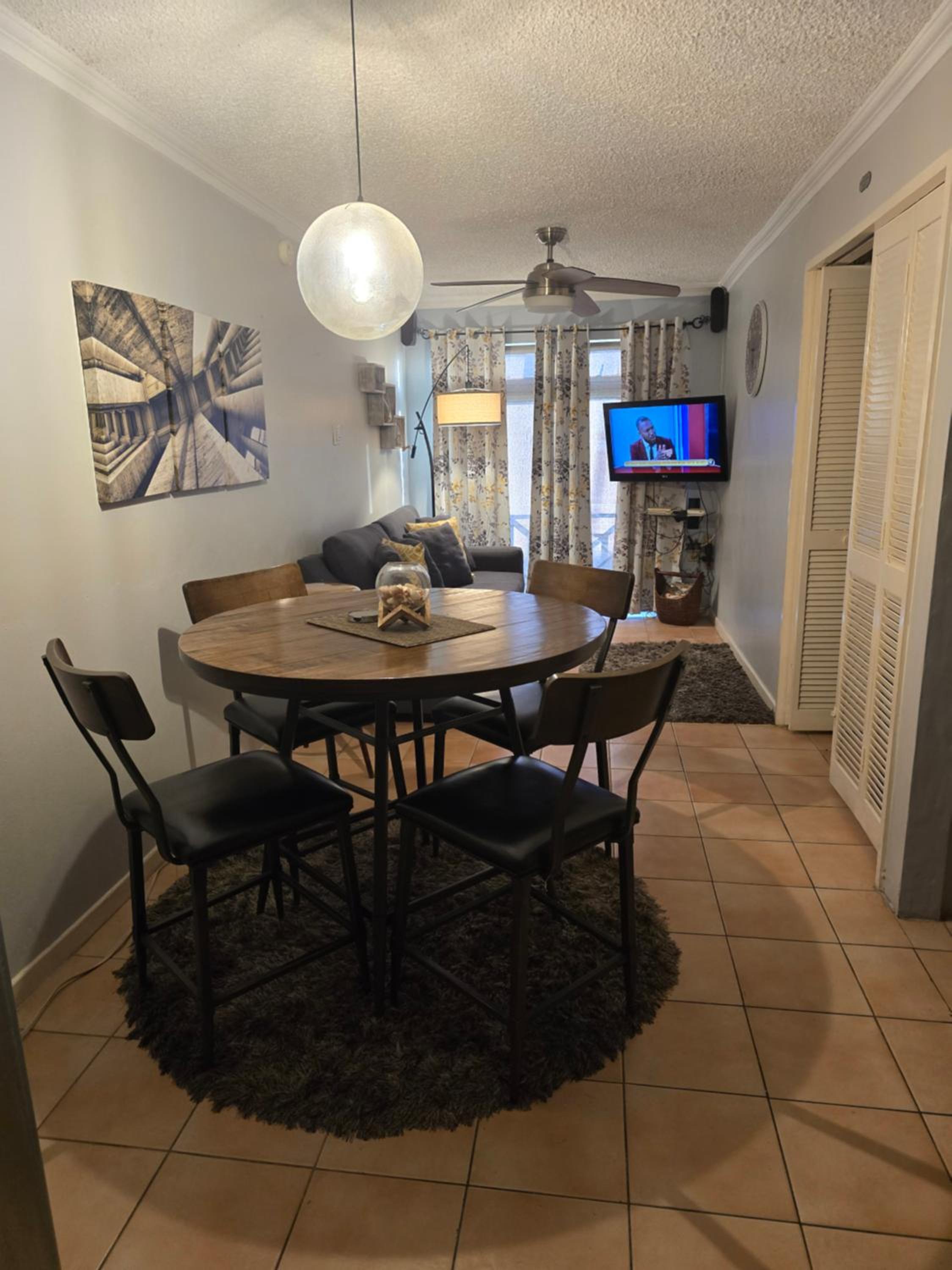 Central Comfy Suite view 4