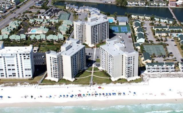 3101A Shoreline Towers Beachfront Condo - Free Beach Setup view 4