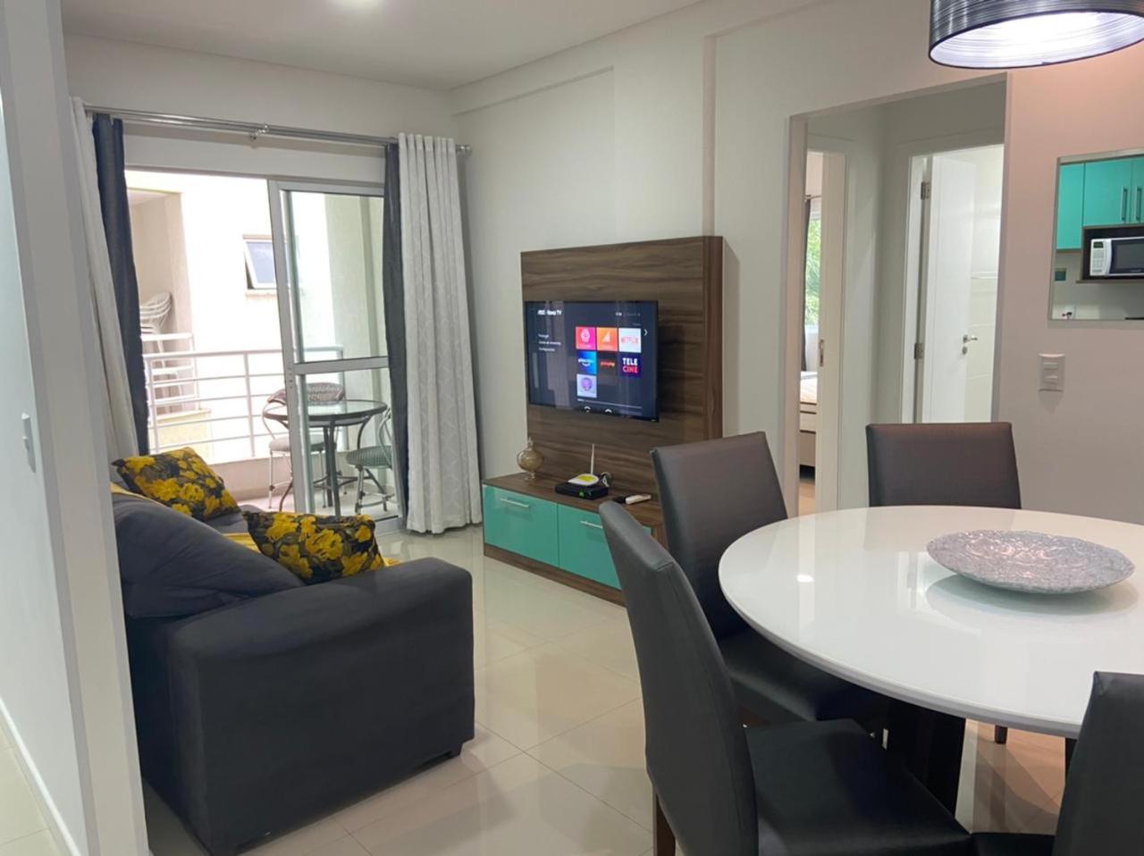 Lindo apartamento no centro Bombinhas 2 quartos