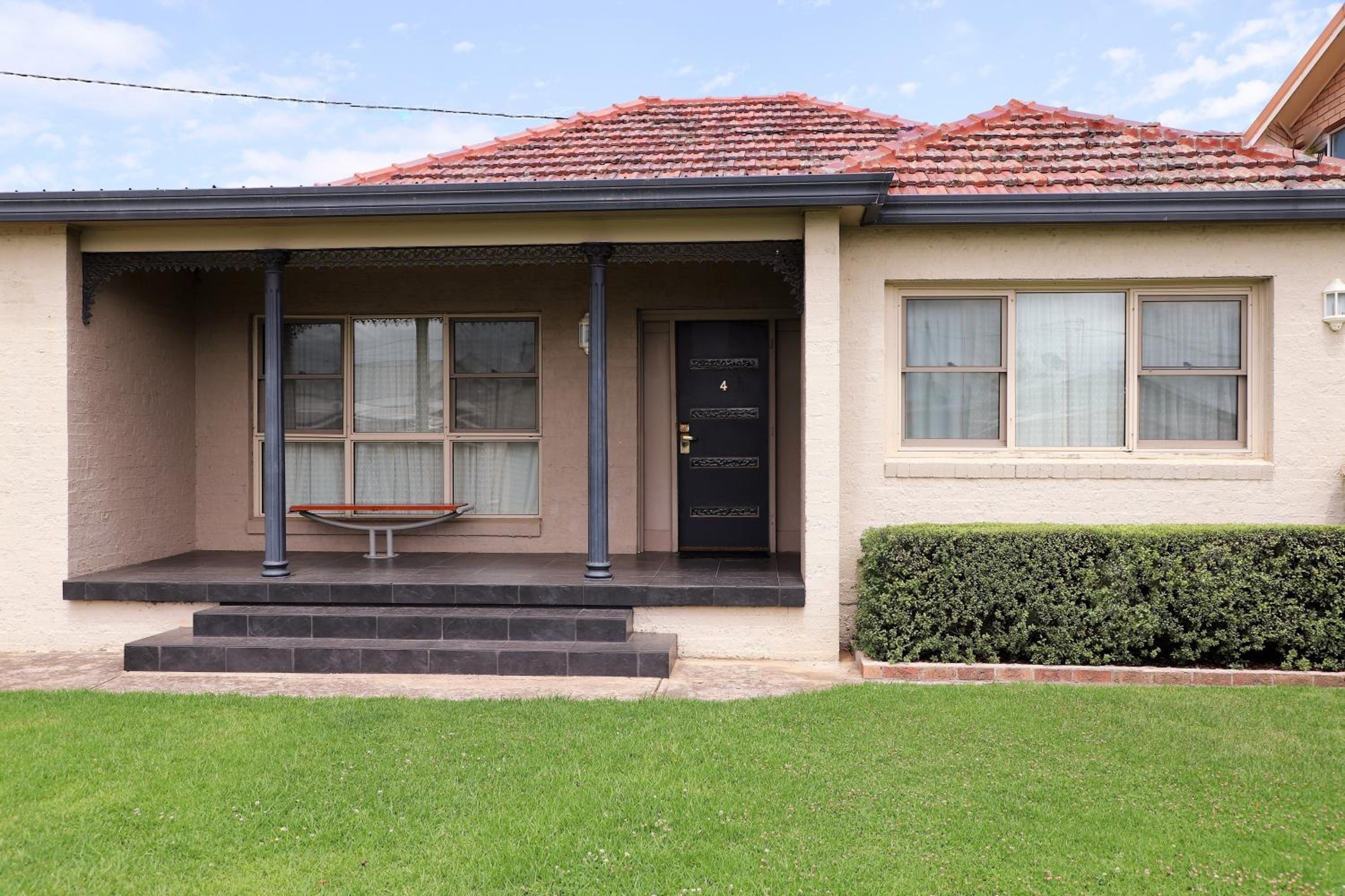 Houses in Goulburn
