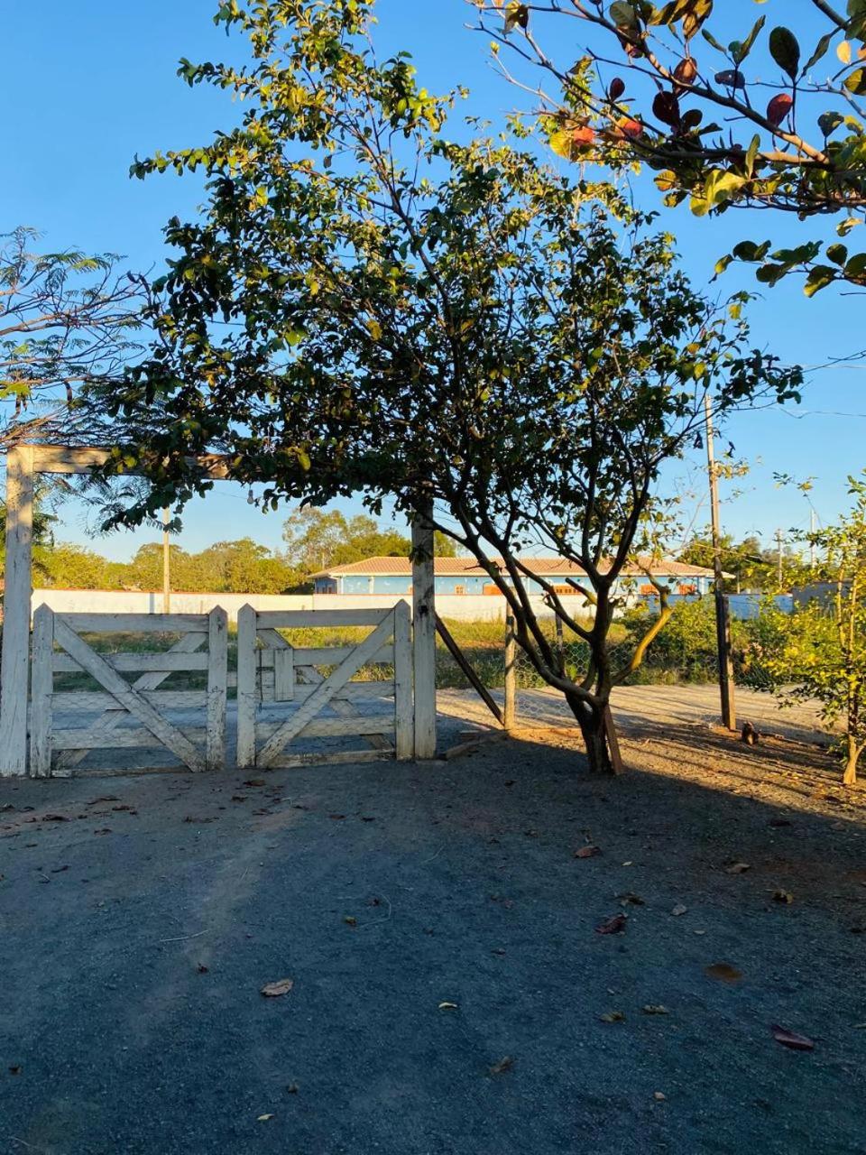 Casa com Piscina na Represa de Carlópolis