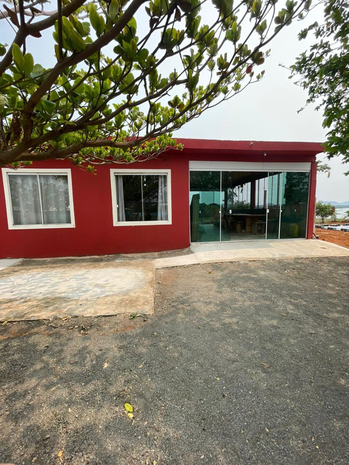Casa com Piscina na Represa de Carlópolis